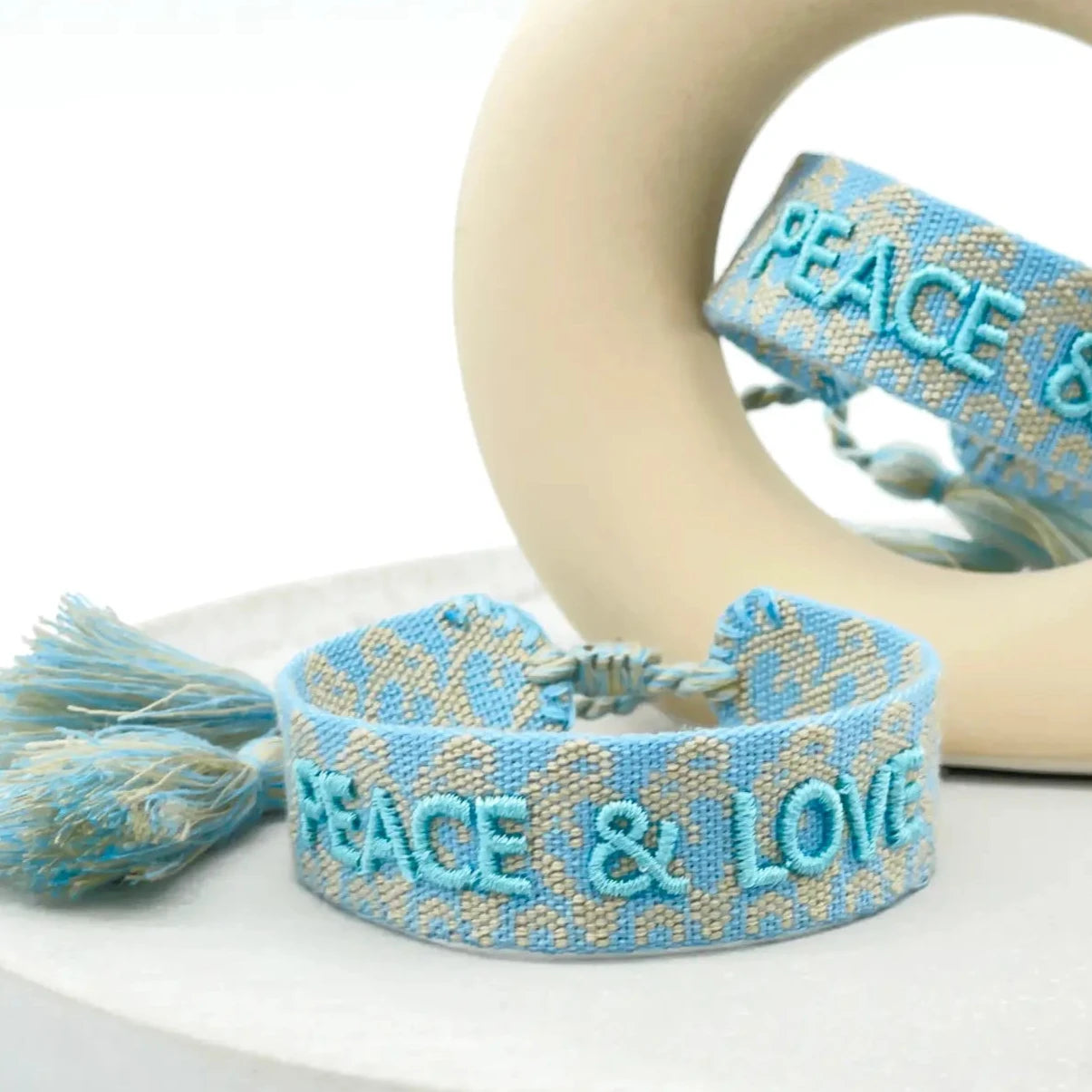 PEACE & LOVE