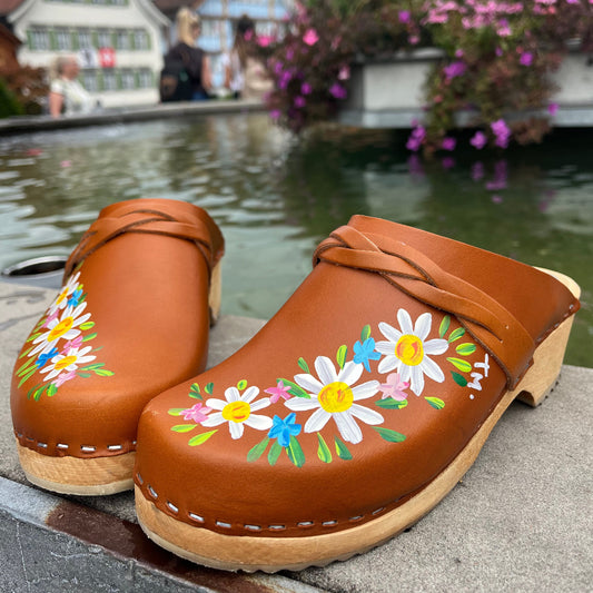 Alpine Love Suntanned Clogs
